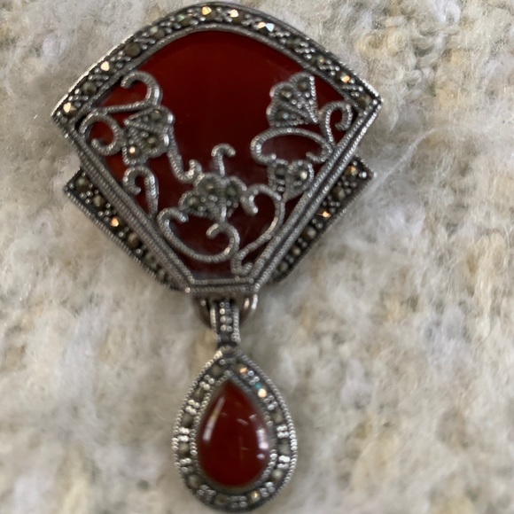 Marcasite, silver and carnelian pin. - Picture 1 of 4